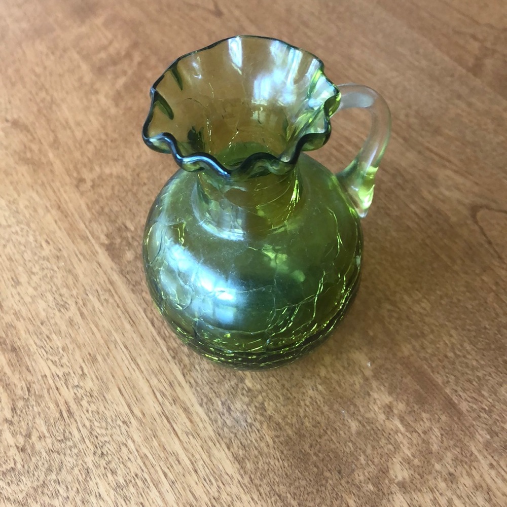 Vintage antique green glass vase - cracked design